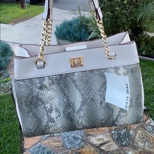 Brand new Anne Klein tote purse!